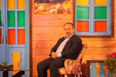 نرده های خط ویژه اتوبوس جمع آوری می شوند