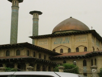 استفاده از پارکینگ مصلی رشت برای عموم مردم آزاد شد استفاده از پارکینگ مصلی رشت برای عموم مردم آزاد شد