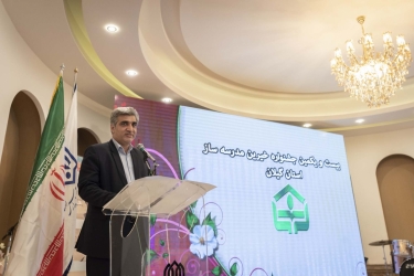 مسوولین در مسائل تخصصی درون حوزه آموزشی نباید دخالت کنند