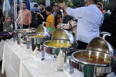 میز خوراک یوم الطعام در شهر رشت برپا شد