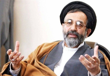  به‌جای زوم کردن روی موی دختران به وظایف اصلی‌ خود بپردازید