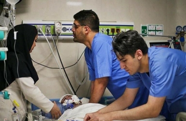 در اثر مهاجرت و ترک شغل پرستاران نصف استاندارد جهانی نیرو داریم/ پرستارانی داریم که در خودرو زندگی می‌کنند
