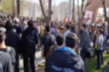 اطلاعات: دانشجو را از دانشگاه نرانید؛ بگذارید اعتراض در دانشگاه بماند
