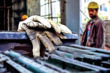 اعتراض کارگران گیلان به قراردادهای سفید امضا و واسطه‌گری پیمانکاران 