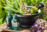 طب سنتی بازیچه ای برای سودجویان است