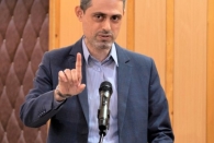 شما وکیل مدافع آقای  رییس هستید یا دادستان که رگ گردن نشان می دهید؟!