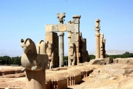 چطور ممکن است  برای نگه‌داری مهم‎ترین آثار باستانی ایران، بودجه کافی وجود نداشته باشد؟