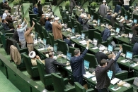 برای کشور چه کرده‌اید که حالا آستین بالا می‌زنید و با مطرح کردن استیضاح، قهرمان‌بازی درمی‌آورید؟